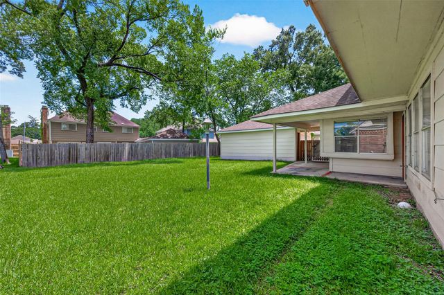 5703 Green Timbers Drive, Humble, TX 77346