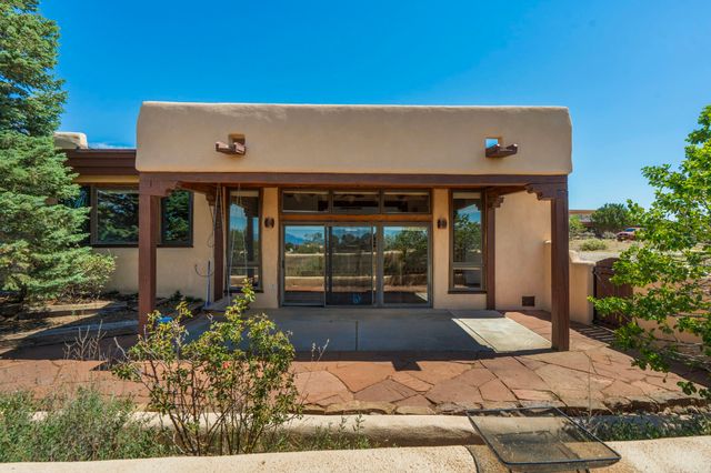 22 Aventura Road, Santa Fe, NM 87508
