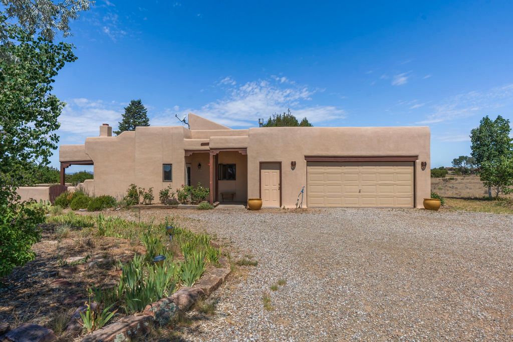 22 Aventura Road, Santa Fe, NM 87508