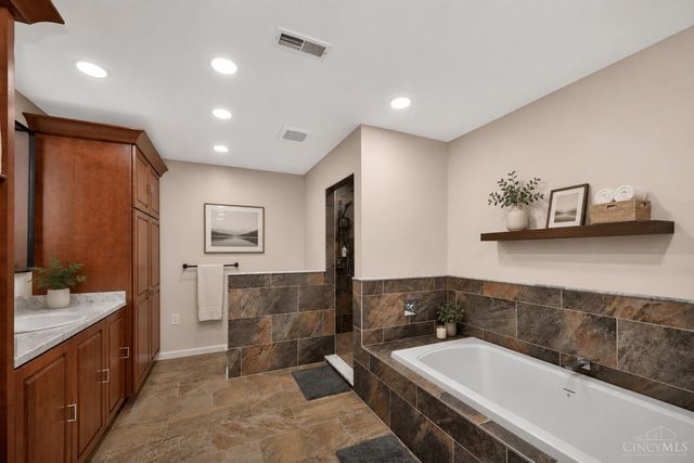 9617 Stonemasters Drive, Symmes Twp, OH 45140