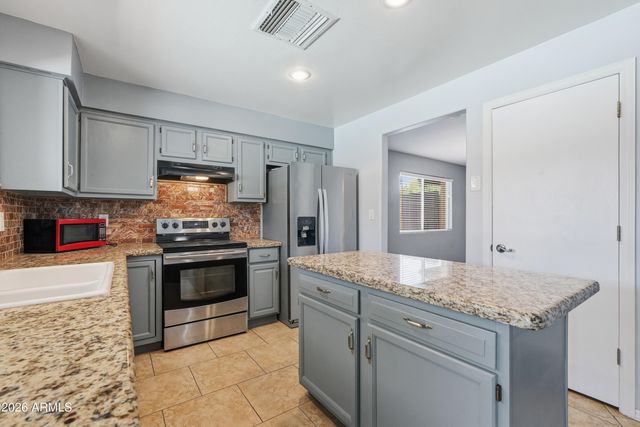 5654 W Mountain View Road, Glendale, AZ 85302