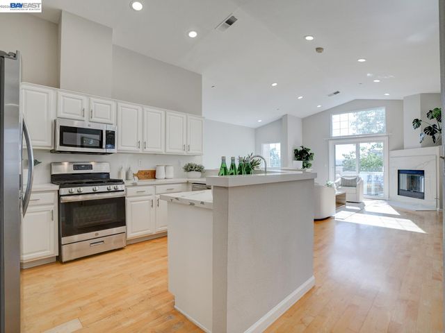 112 Camerota Way, Redwood City, CA 94065