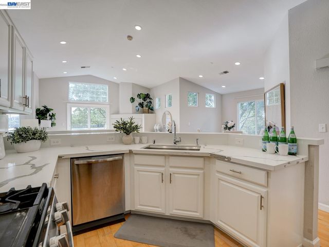 112 Camerota Way, Redwood City, CA 94065