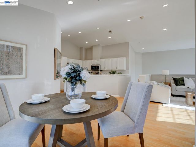 112 Camerota Way, Redwood City, CA 94065