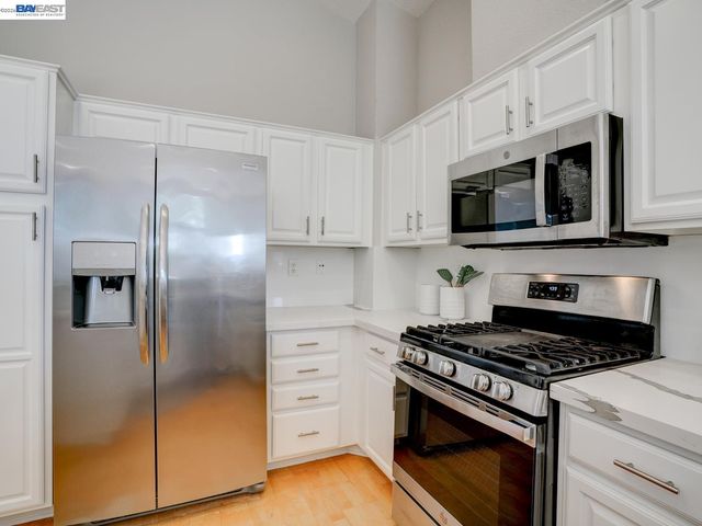 112 Camerota Way, Redwood City, CA 94065