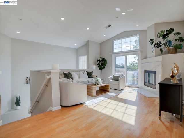 112 Camerota Way, Redwood City, CA 94065