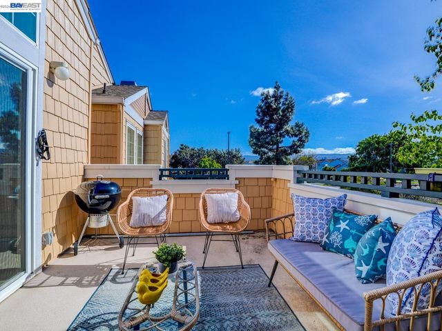 112 Camerota Way, Redwood City, CA 94065