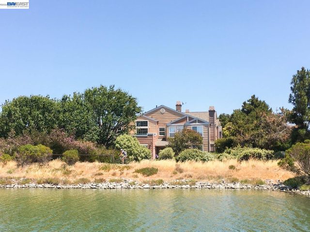 112 Camerota Way, Redwood City, CA 94065