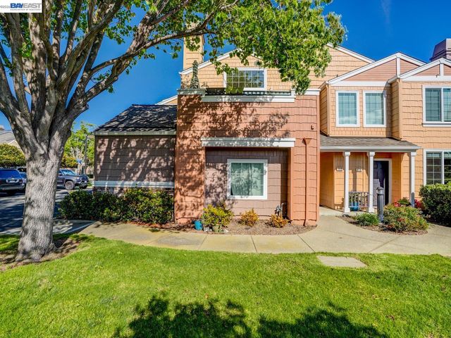 112 Camerota Way, Redwood City, CA 94065