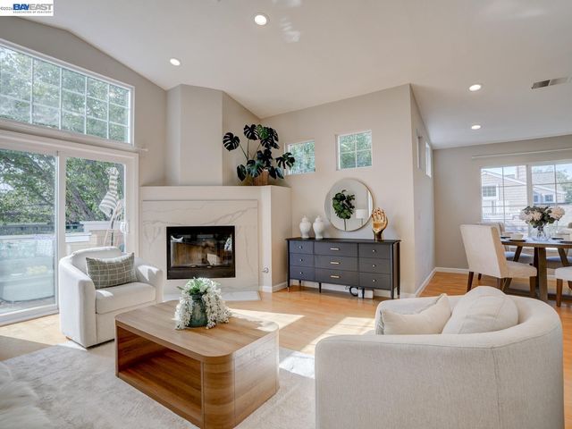 112 Camerota Way, Redwood City, CA 94065