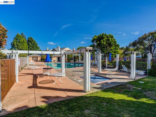 112 Camerota Way, Redwood City, CA 94065