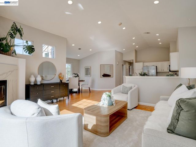 112 Camerota Way, Redwood City, CA 94065