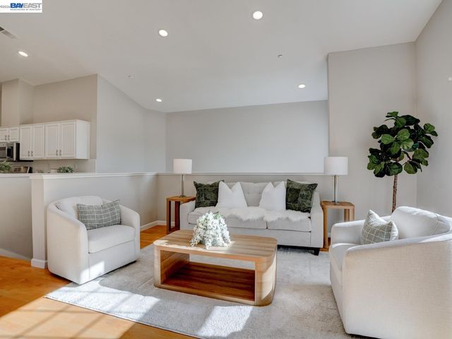 112 Camerota Way, Redwood City, CA 94065