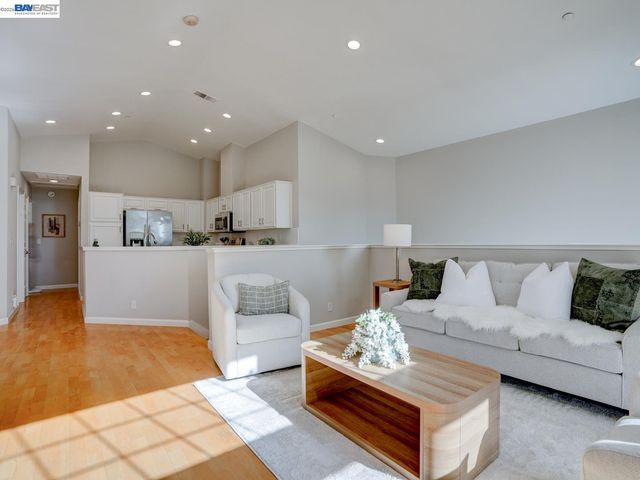 112 Camerota Way, Redwood City, CA 94065