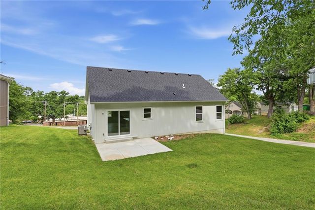 103 S High Street, Sugar Creek, MO 64054