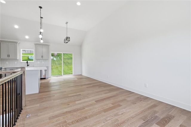 103 S High Street, Sugar Creek, MO 64054