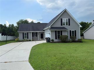 5328 Woodhollow Road, Mcleansville, NC 27301