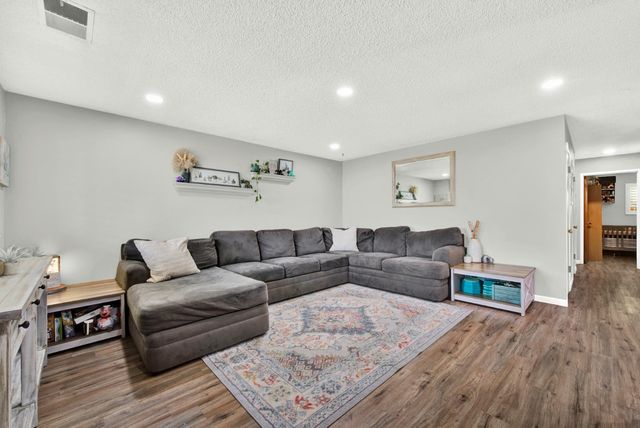 147 W Woodland Ave, Woodland, CA 95695