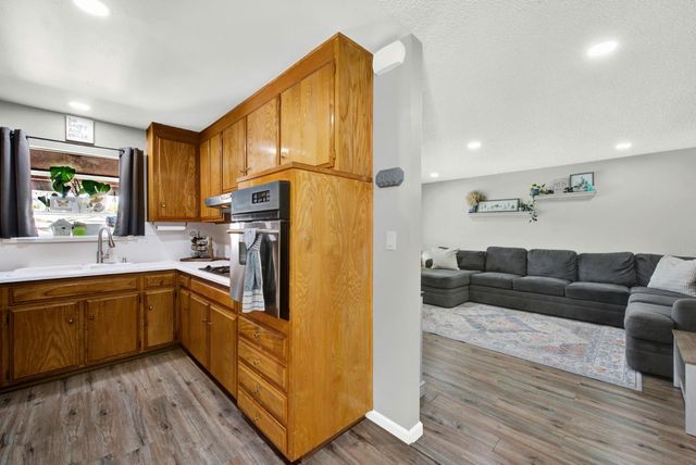 147 W Woodland Ave, Woodland, CA 95695