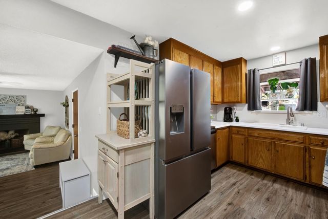 147 W Woodland Ave, Woodland, CA 95695