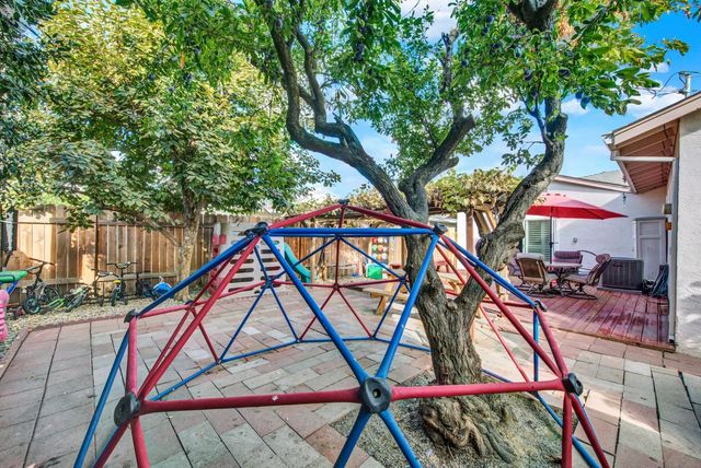 147 W Woodland Ave, Woodland, CA 95695