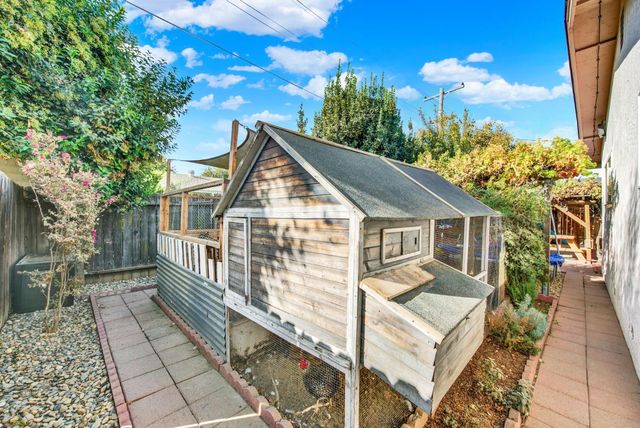 147 W Woodland Ave, Woodland, CA 95695