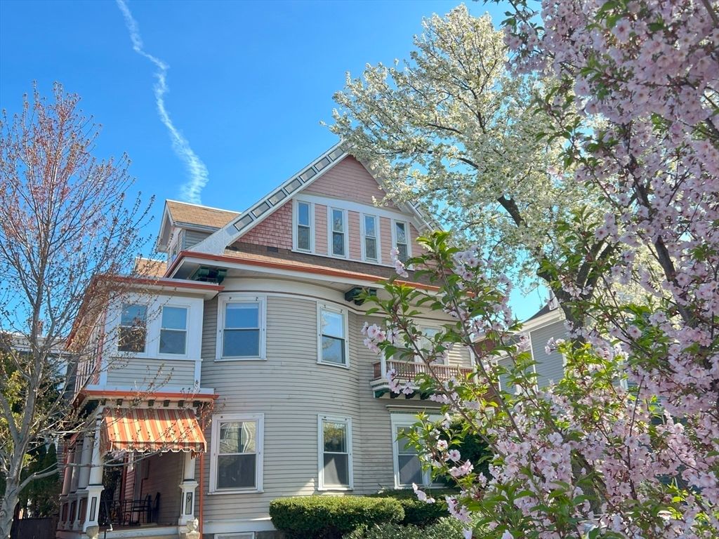 9 Willis St 3, Boston, MA 02125