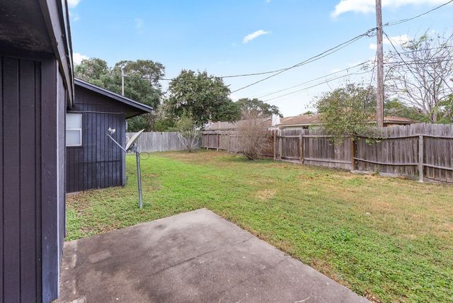 10514 Sundown Dr, Corpus Christi, TX 78410