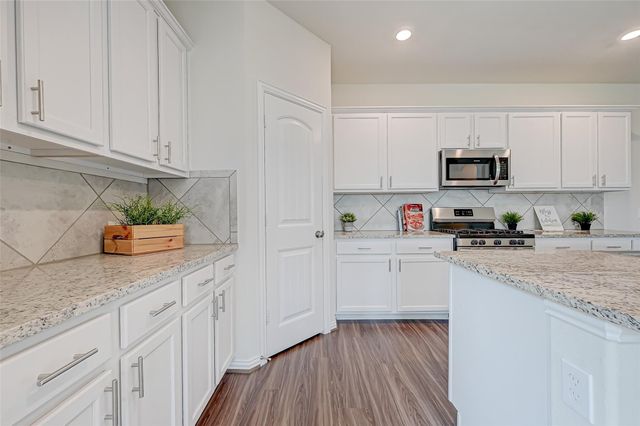 30822 Lake Spur Manor, Fulshear, TX 77423