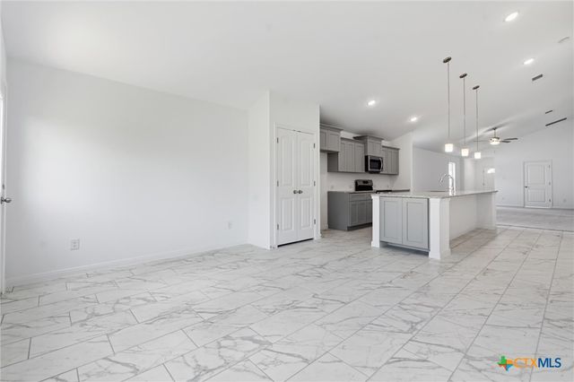 377 Dobson, Killeen, TX 76542