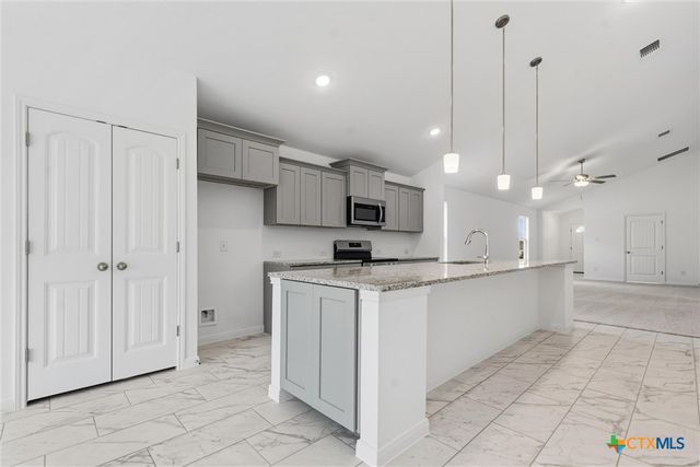 377 Dobson, Killeen, TX 76542