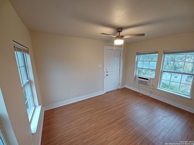 905 W Lynwood Ave Apt 3, San Antonio, TX 78201