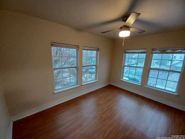 905 W Lynwood Ave Apt 3, San Antonio, TX 78201