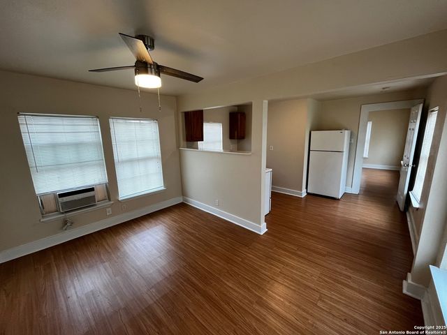 905 W Lynwood Ave Apt 3, San Antonio, TX 78201