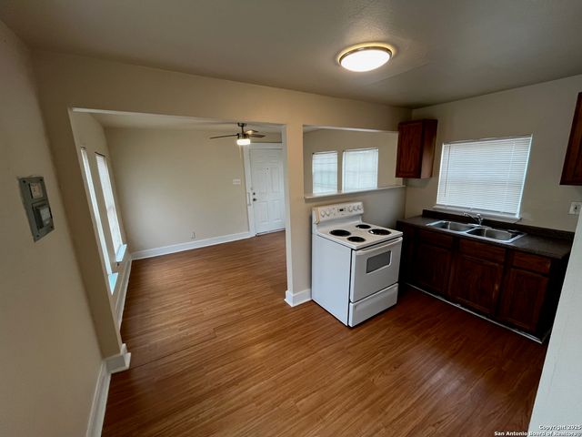 905 W Lynwood Ave Apt 3, San Antonio, TX 78201