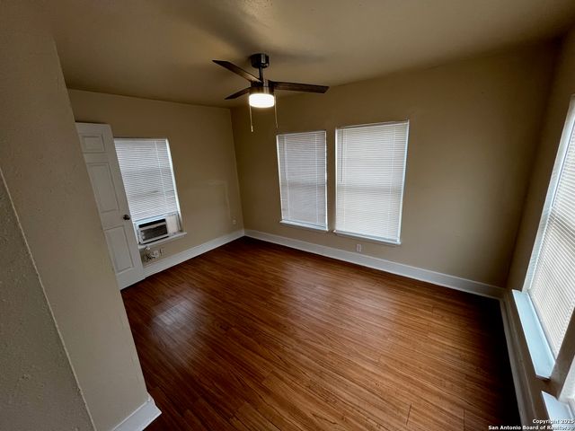 905 W Lynwood Ave Apt 3, San Antonio, TX 78201