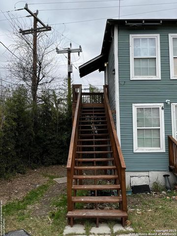 905 W Lynwood Ave Apt 3, San Antonio, TX 78201