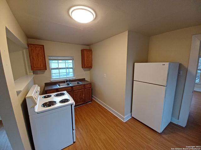 905 W Lynwood Ave Apt 3, San Antonio, TX 78201