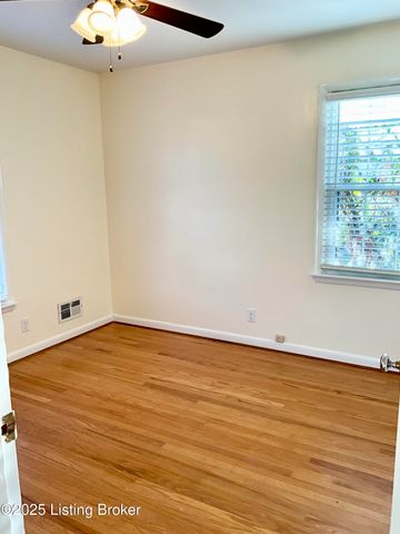 7913 Greenway Dr, Louisville, KY 40222