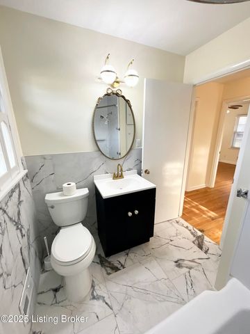 7913 Greenway Dr, Louisville, KY 40222