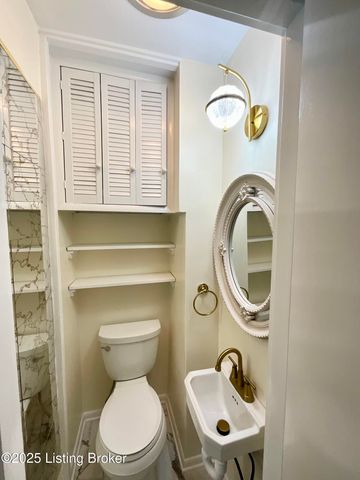 7913 Greenway Dr, Louisville, KY 40222