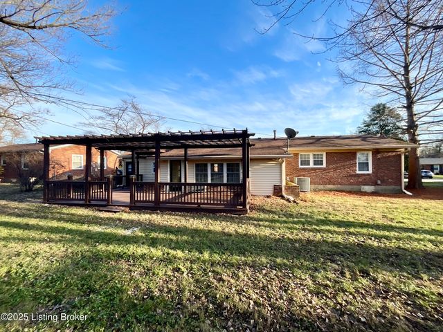 7913 Greenway Dr, Louisville, KY 40222