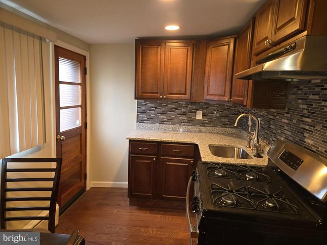 2520 EDGEMONT ST, Philadelphia, PA 19125