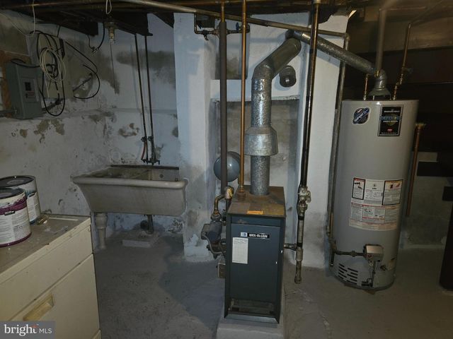 2520 EDGEMONT ST, Philadelphia, PA 19125