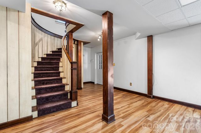 250 36th Avenue NW, Hickory, NC 28601