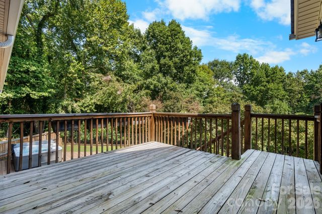 250 36th Avenue NW, Hickory, NC 28601