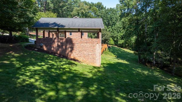 250 36th Avenue NW, Hickory, NC 28601