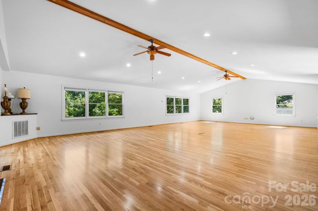 250 36th Avenue NW, Hickory, NC 28601