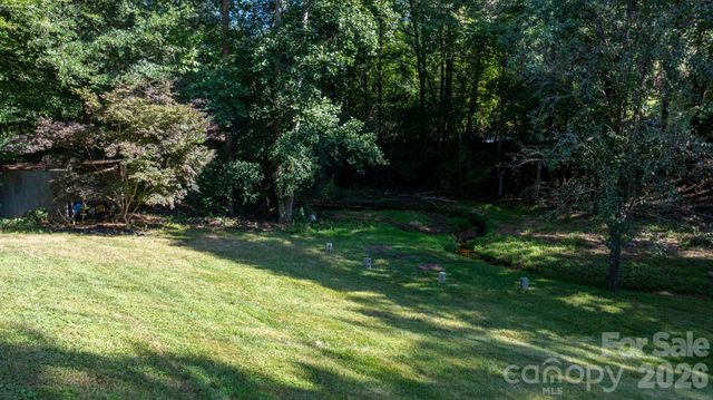 250 36th Avenue NW, Hickory, NC 28601