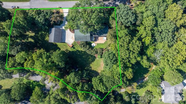 250 36th Avenue NW, Hickory, NC 28601